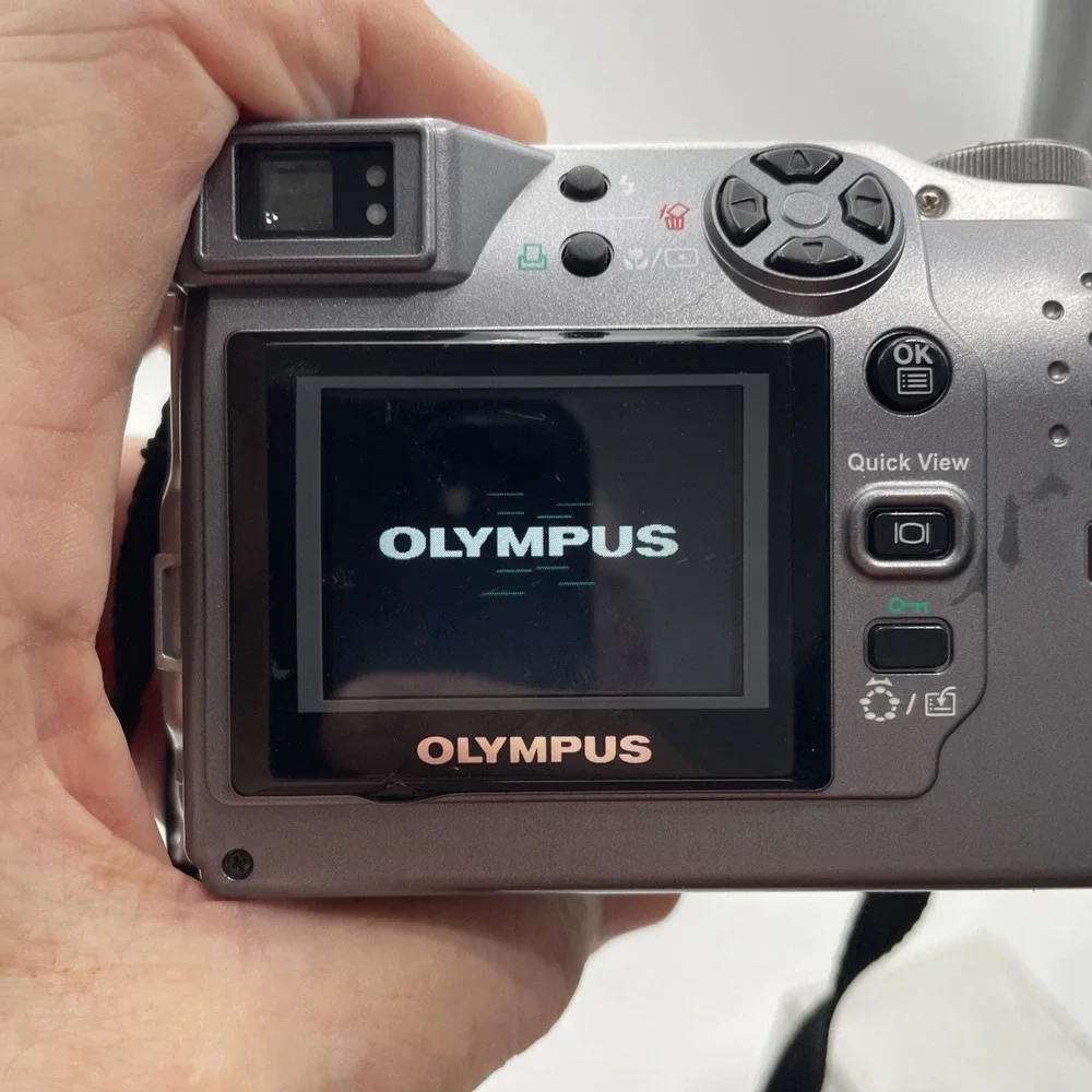 Olympus Camedia C-4000 Zoom 4MP Digital Camera 3X Zoom+Battery+Strap+Case-TESTED